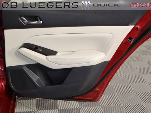 Used 2023 Nissan Altima 2.5 SL image 15