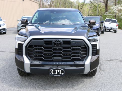 Used 2023 Toyota Tundra Limited w/ TRD Off-Road Package AWD/4WD image 11
