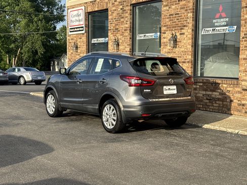 Used 2021 Nissan Rogue Sport SV AWD/4WD image 3