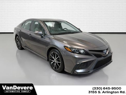 Used 2023 Toyota Camry SE FWD image 1