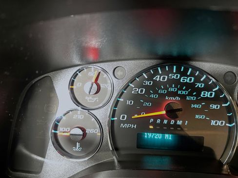 Used 2024 GMC Savana 2500 Work Van w/ Driver Convenience Package image 19