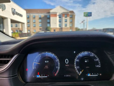 Used 2023 Jeep Grand Cherokee L Limited w/ Black Appearance Package image 15