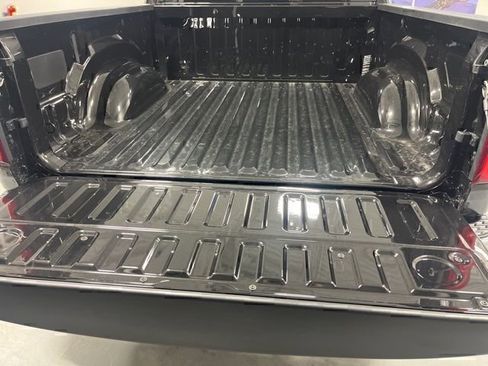 New 2026 RAM 1500 Laramie AWD/4WD image 31