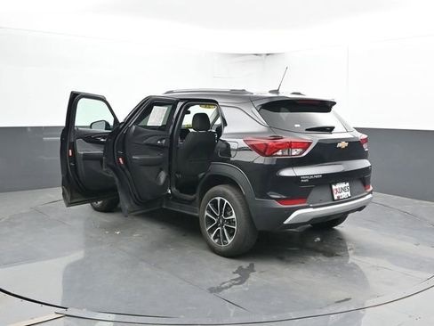 Used 2024 Chevrolet TrailBlazer LT w/ LT Cold Weather Package AWD/4WD image 51