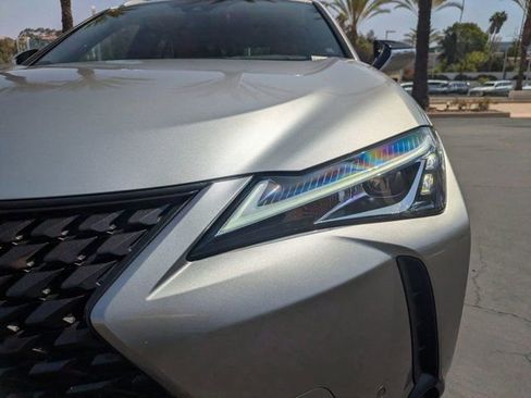 Used 2022 Lexus UX 200 w/ Accessory Package (Z1) FWD image 10