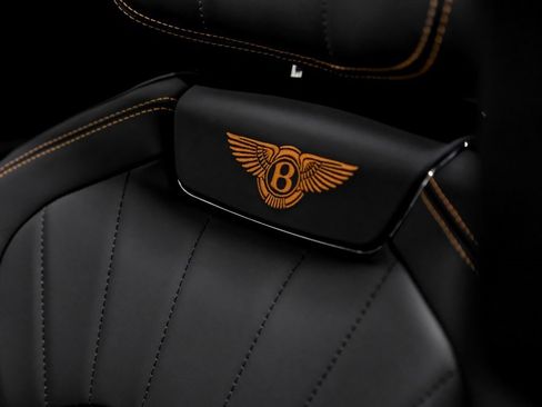 Used 2024 Bentley Flying Spur V8 image 33