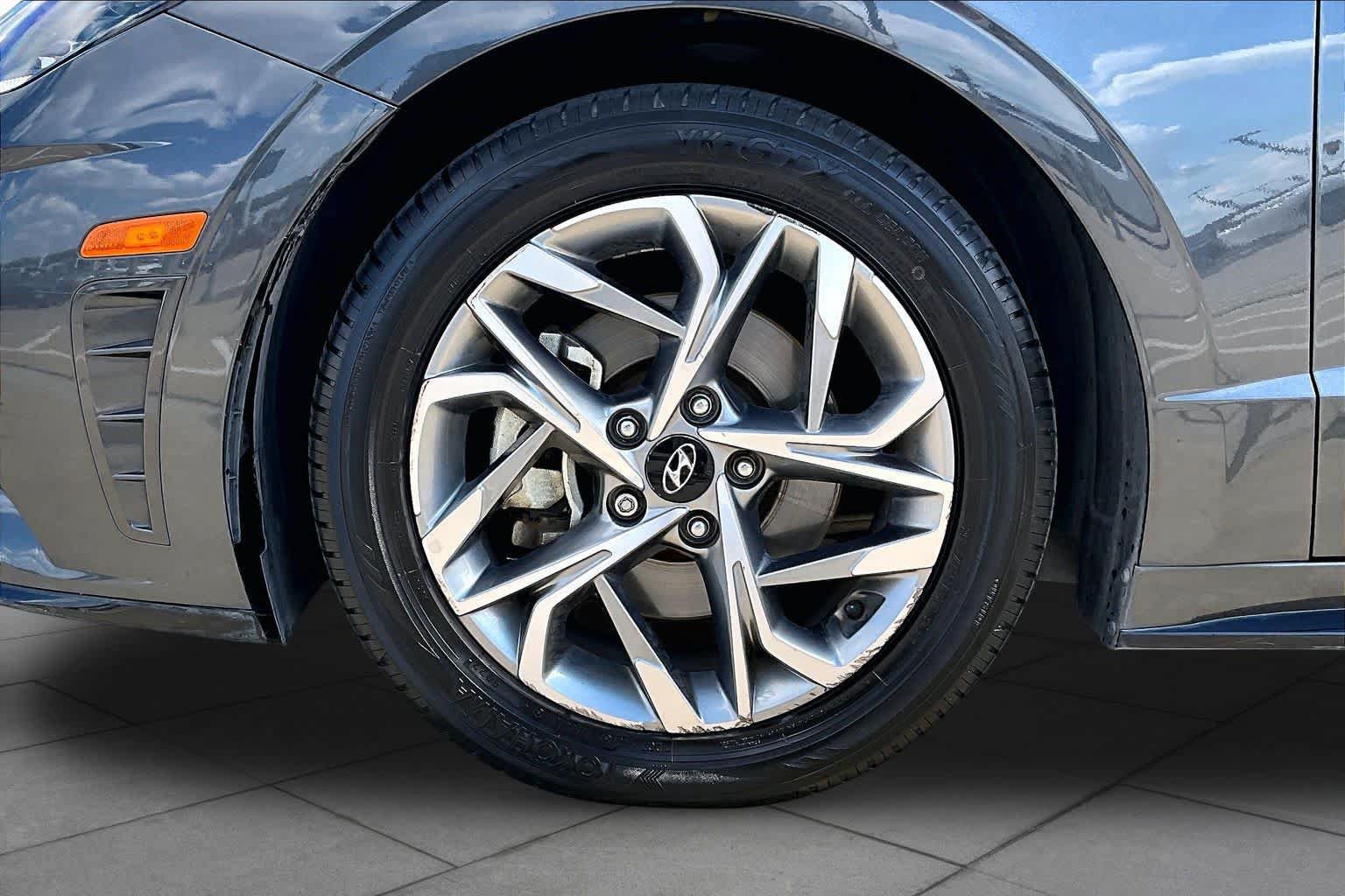 Used 2020 Hyundai Sonata SEL w/ Cargo Package FWD image 10