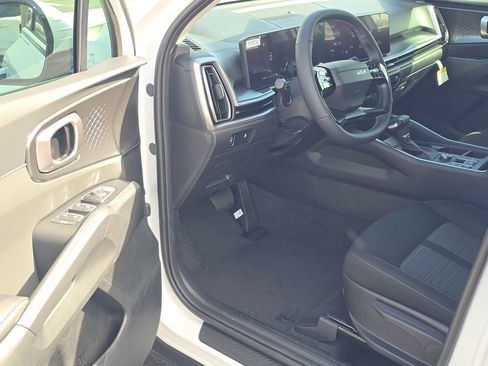 New 2026 Kia Sorento LX image 9