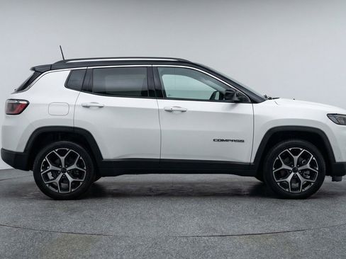 Used 2025 Jeep Compass Limited AWD/4WD image 11