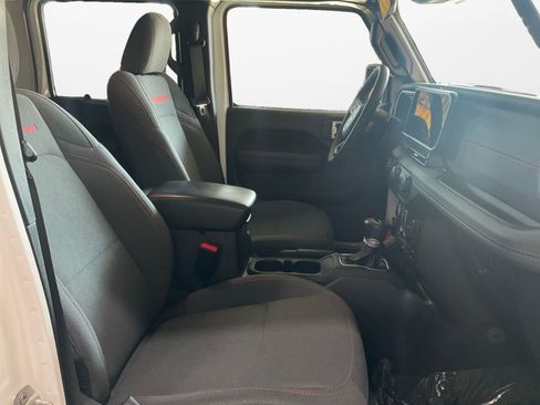 Used 2024 Jeep Wrangler Unlimited Rubicon w/ XTREMEE 35" Tire Package image 15