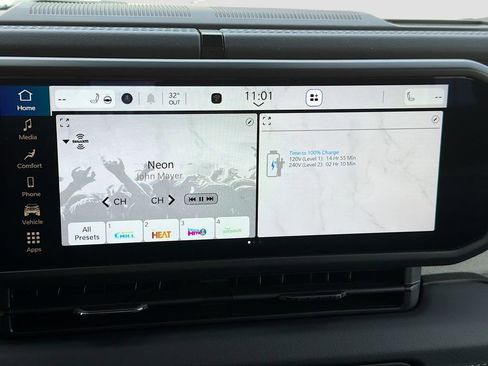 Used 2025 Jeep Wrangler Sahara 4xe image 15