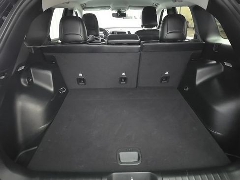 Used 2022 Jeep Cherokee Trailhawk w/ Premium Leather Package AWD/4WD image 13