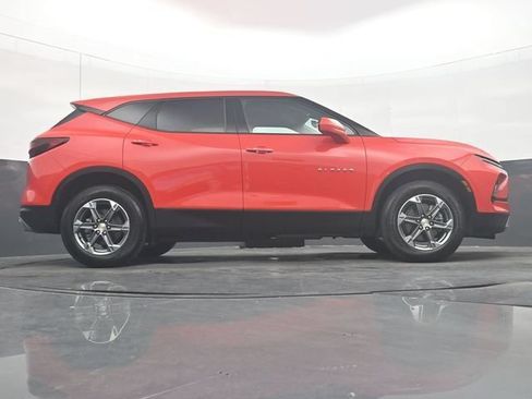 Used 2025 Chevrolet Blazer LT FWD image 33