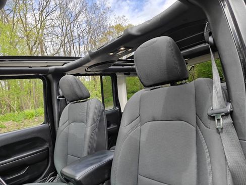 Used 2021 Jeep Wrangler Unlimited Sport AWD/4WD image 17