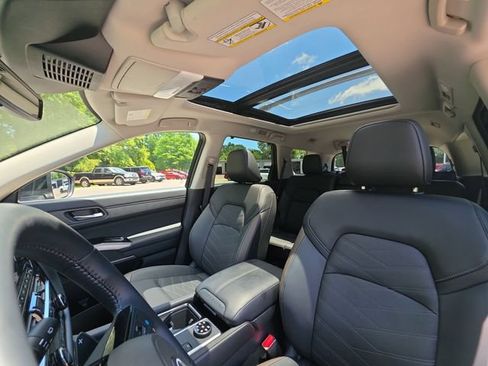 Used 2025 Nissan Pathfinder Platinum w/ Cargo Package AWD/4WD image 22