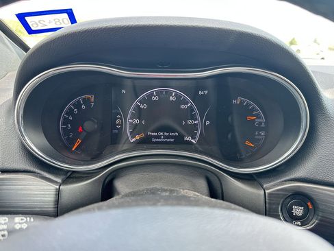 Used 2022 Jeep Grand Cherokee Limited w/ Tech Group AWD/4WD image 16