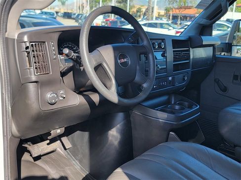 Used 2020 GMC Savana 3500 image 11