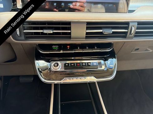 Used 2023 Lincoln Corsair AWD w/ Equipment Group 101A image 22