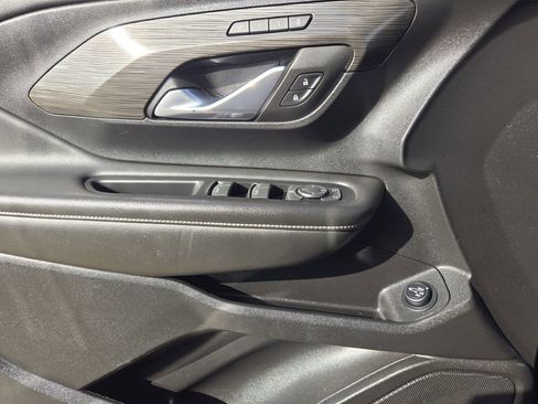 Used 2023 GMC Terrain SLT FWD image 25