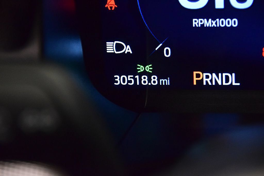 Used 2025 Ford Explorer Active AWD/4WD image 19