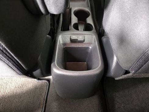 Used 2018 Nissan Kicks SV image 40