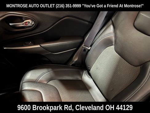 Used 2019 Jeep Cherokee Latitude Plus w/ Comfort/Convenience Group image 34