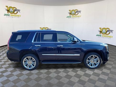 Used 2020 Cadillac Escalade Luxury w/ LPO, Radiant Package AWD/4WD image 10