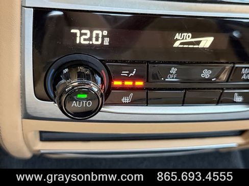Used 2018 BMW 750i RWD image 18