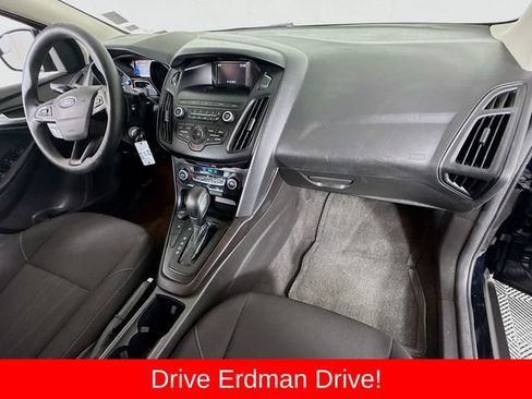 Used 2018 Ford Focus SE FWD image 25