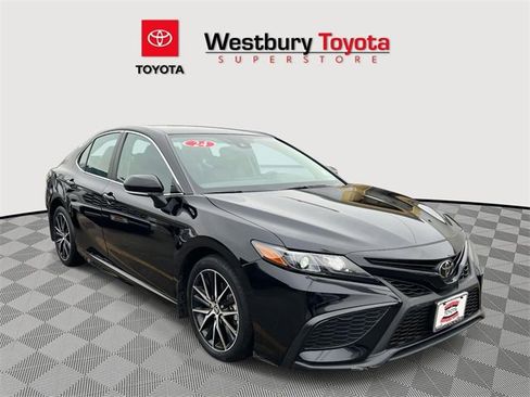 Certified 2024 Toyota Camry SE image 1