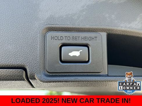 Used 2025 Acura RDX SH-AWD image 12