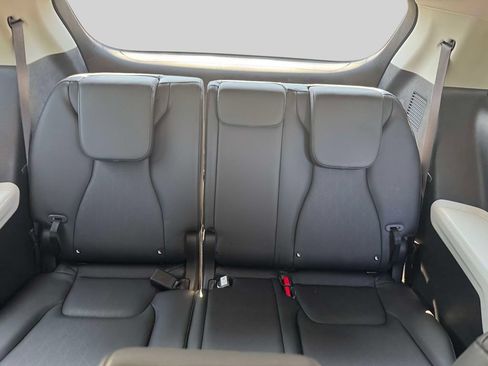 Used 2024 Kia Carnival SX FWD image 11