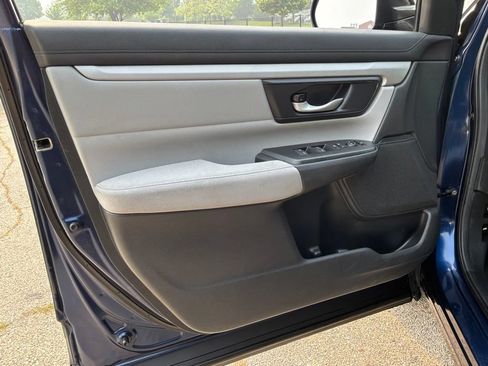 Used 2018 Honda CR-V LX image 14