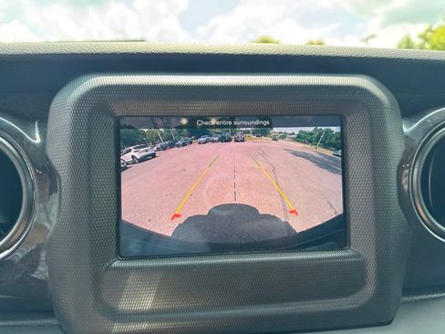 Used 2020 Jeep Wrangler Unlimited Sport AWD/4WD image 19