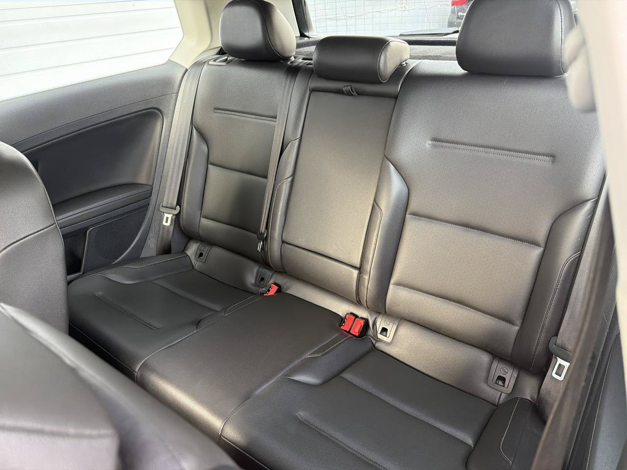 Used 2015 Volkswagen Golf S FWD image 9