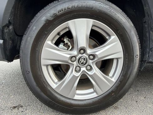 Used 2025 Toyota RAV4 XLE AWD/4WD image 24