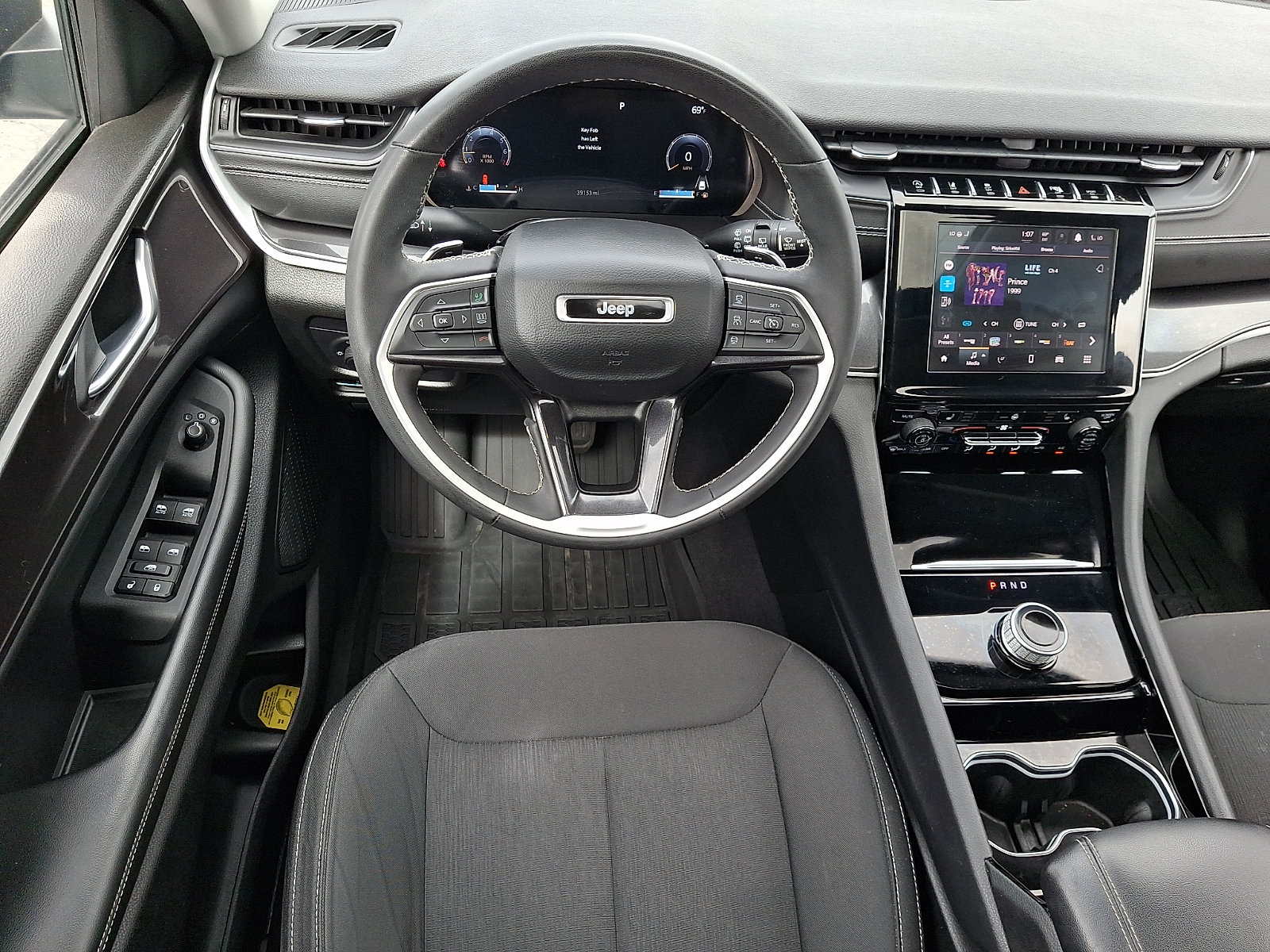 Used 2023 Jeep Grand Cherokee L Laredo w/ Luxury Tech Group I AWD/4WD image 12