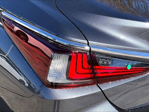 New 2025 Lexus ES 350 image 6