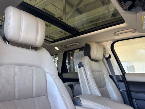 Used 2018 Land Rover Range Rover Sport HSE AWD/4WD image 18