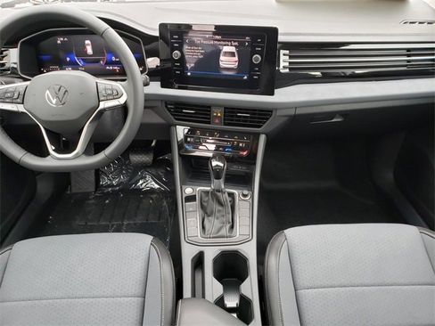 New 2026 Volkswagen Jetta SE image 9