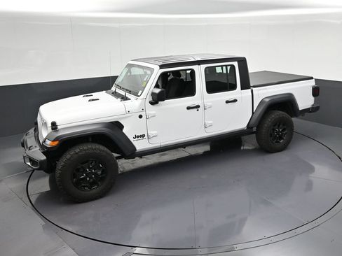 Used 2023 Jeep Gladiator Sport AWD/4WD image 25