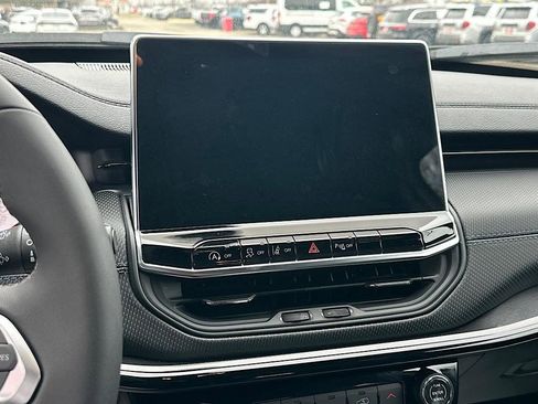 Used 2026 Jeep Compass Limited image 24