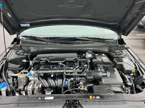 Used 2025 Hyundai Elantra SEL image 33