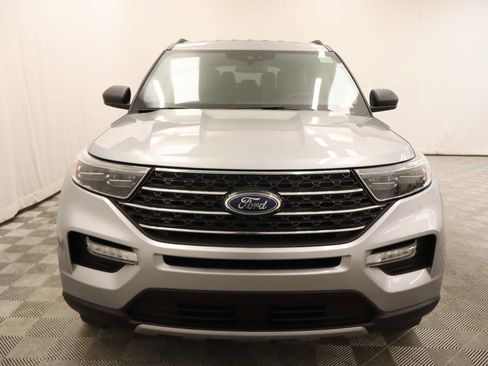 Used 2023 Ford Explorer XLT w/ Equipment Group 202A image 4