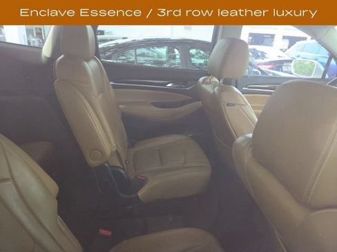 Used 2019 Buick Enclave Essence w/ LPO, Luxury Package FWD image 4
