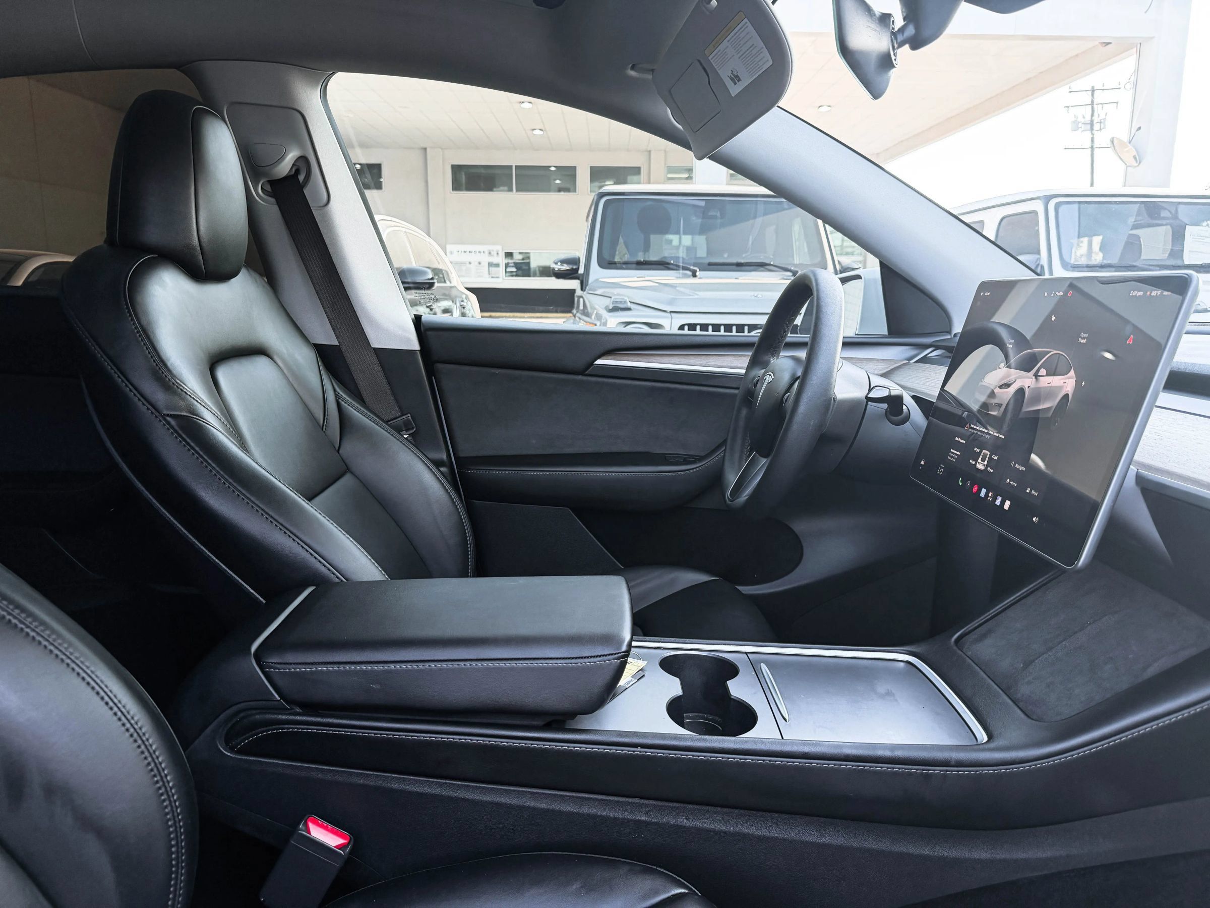 Used 2023 Tesla Model Y Performance AWD/4WD image 29