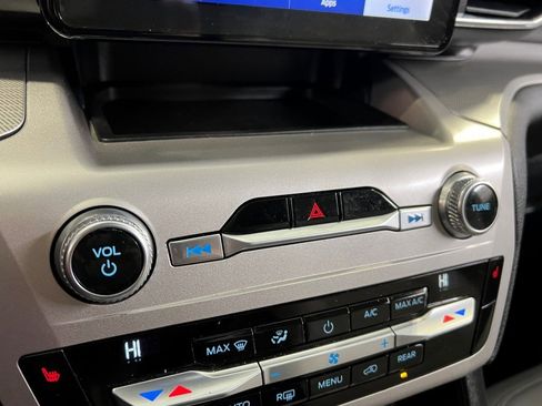 Used 2021 Ford Explorer XLT w/ Equipment Group 202A image 44