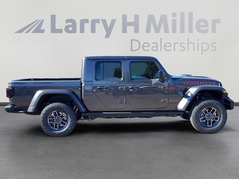 New 2025 Jeep Gladiator Mojave image 7