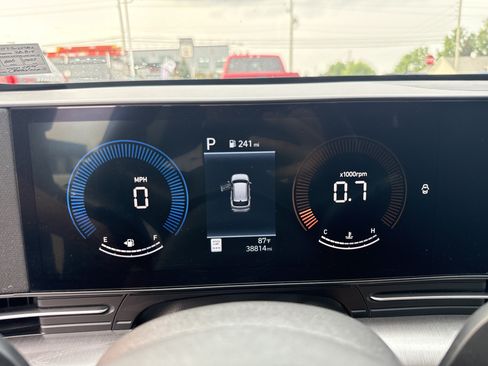 Used 2025 Hyundai Kona SEL AWD/4WD image 20
