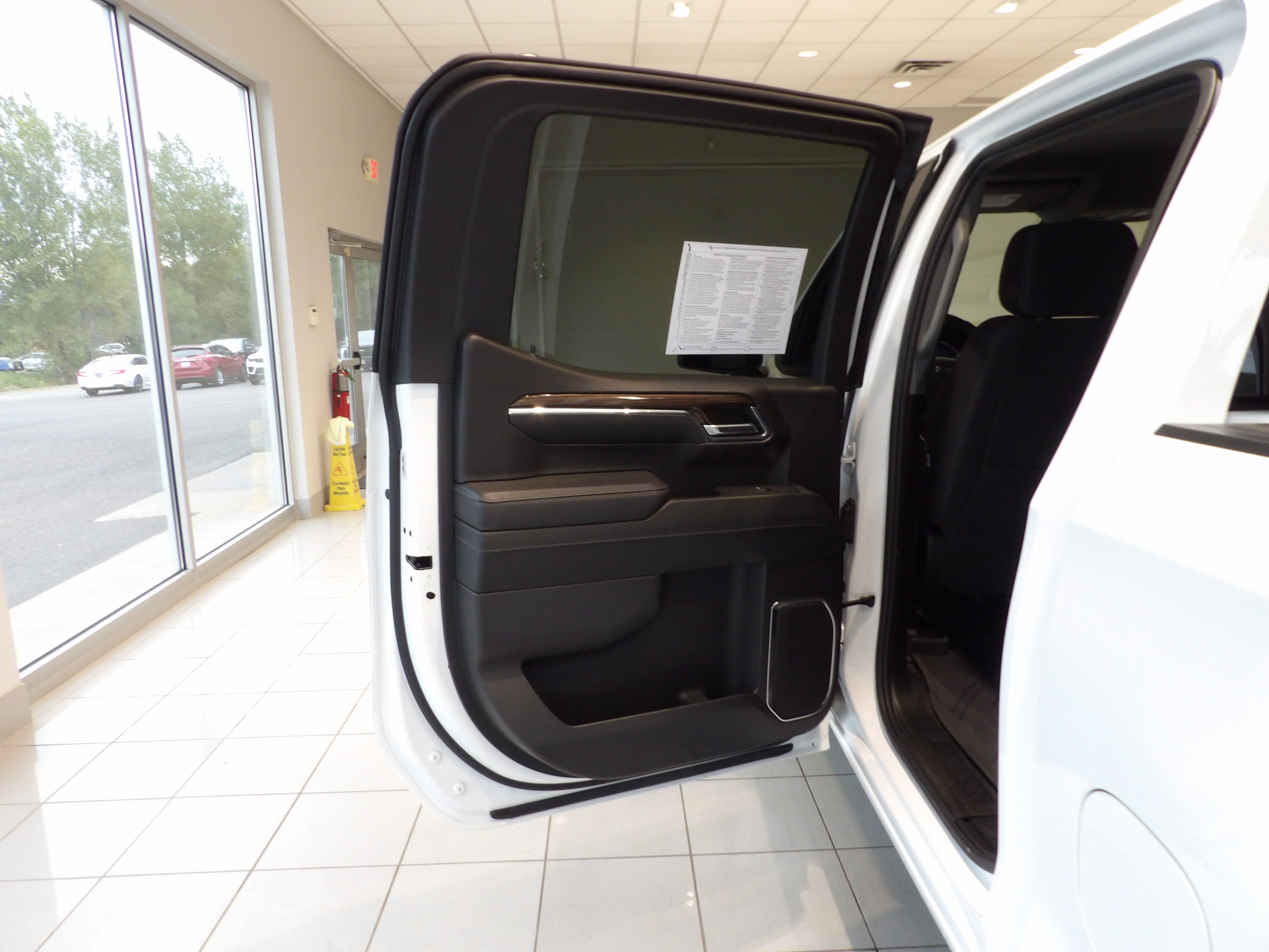 Used 2023 Chevrolet Silverado 1500 RST AWD/4WD image 15